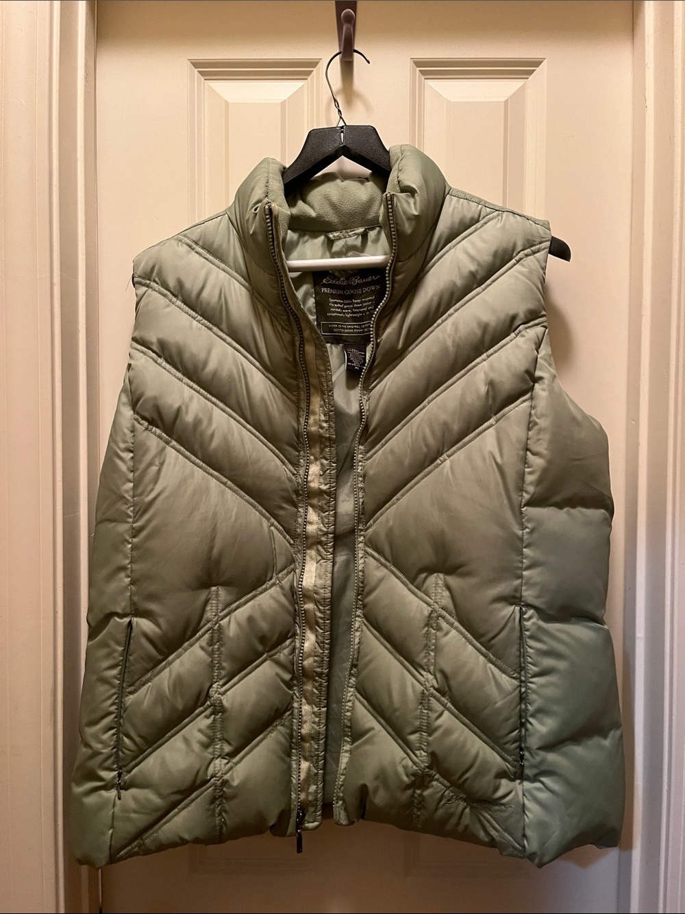 Eddie Bauer Women's Light Sage Green Quilted Goose Down Puffer